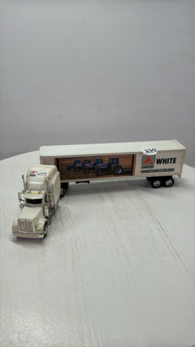 White Peterbilt Semi