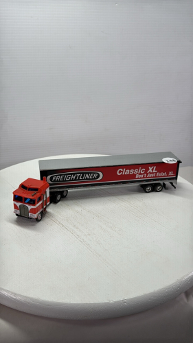 Freightliner Semi
