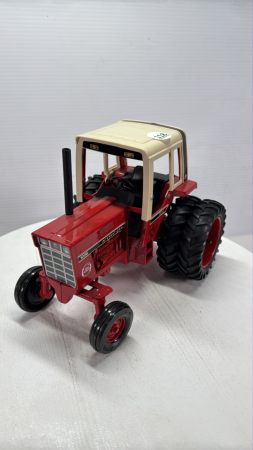 Internatioal 1086 Tractor