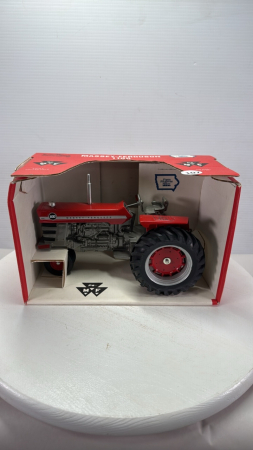 Massey Ferguson 1100 Narrow Tractor