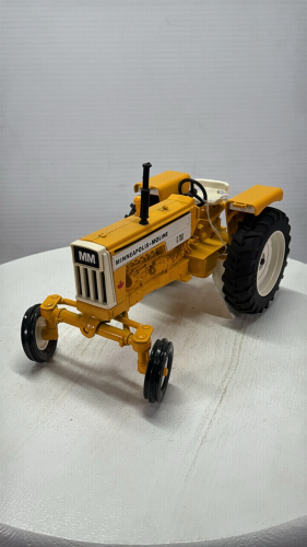 Minneapolis Moline G 750 Tractor