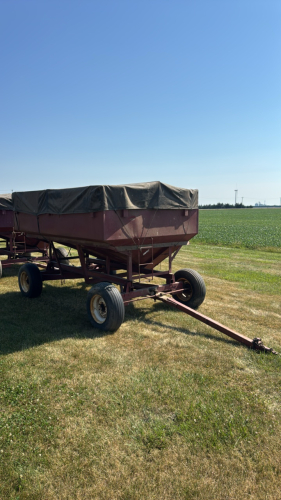 APPROX. 200BU GRAVITY WAGON