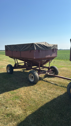 APPROX. 200BU GRAVITY WAGON