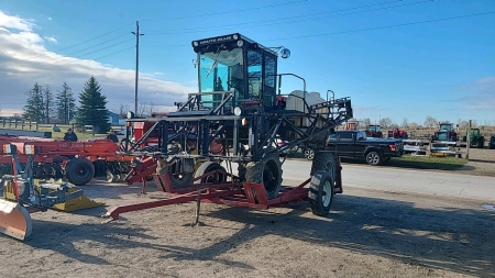 Self Propelled Sprayer w/Cummins Diesel Engine