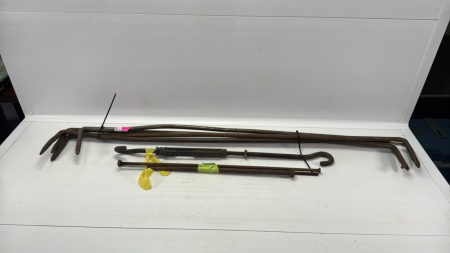 Quantity of Metal 40in Hangers, Turn Buckle