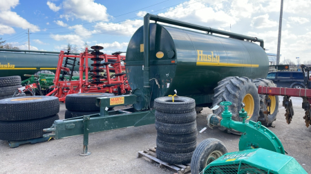 Husky 5000 Gallon Tandem Manure Tank