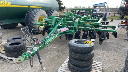 Great Plains MC5109 MaxChisel Plow