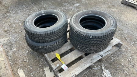 4 Michelin Defender 225/75R16 Tires