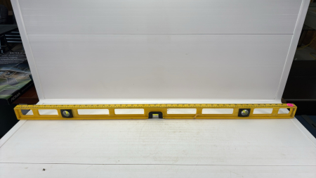 40in Plastic Level
