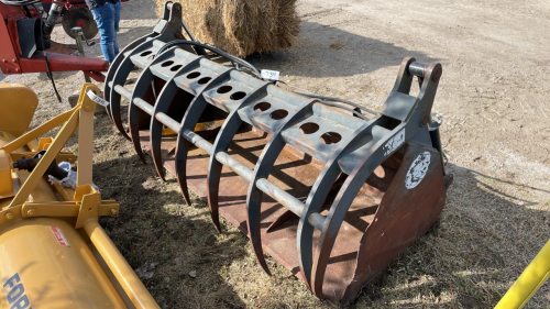 AP Machine 8ft Grapple Bucket
