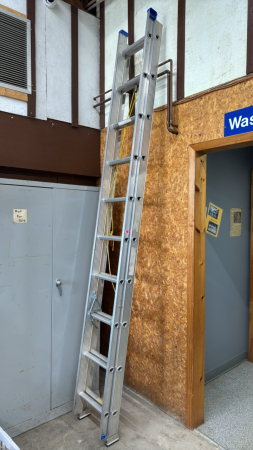 20ft Aluminum Extension Ladder