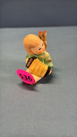 Goebel Figurine "Angel with Accordion" No 238