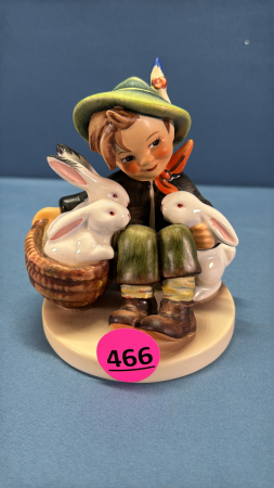 Goebel Figurine "Play Mates" No 58/1