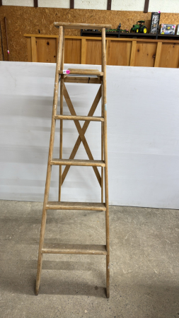 6ft Wooden Step Ladder