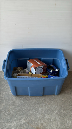 Tote - No Lid with Qty of Light Bulbs