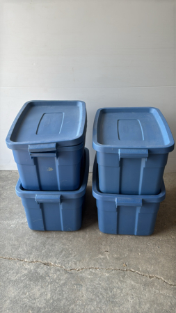 (4) Rubbermaid 53L Totes with Lids