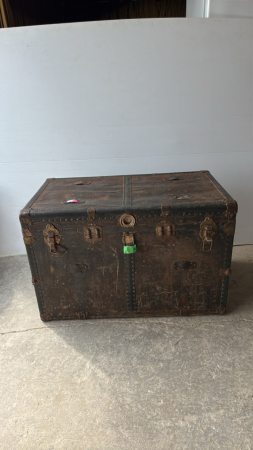 Vintage Chest with Tray - No Key