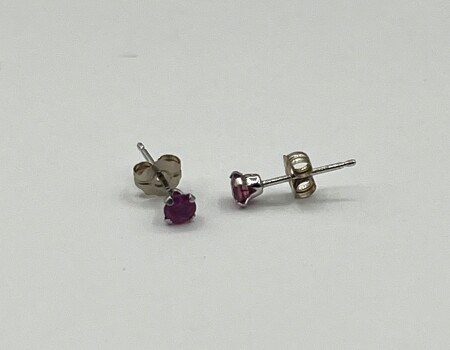 10KT White Gold Natural Ruby Earring