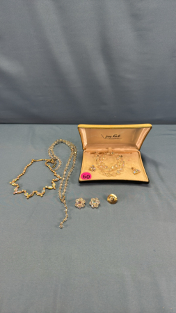 Assortment of Jewellery