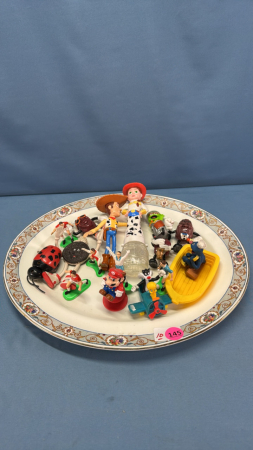 Quantity of Small Plastic Toys