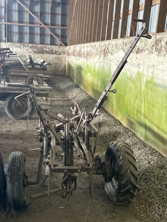 3 FURROW TRAIL PLOW