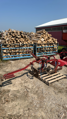INTERNATIONAL 2 FURROW PLOW