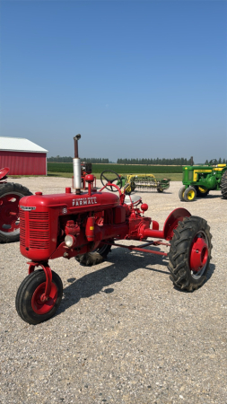 MCCORMICK-DEERING FARMALL B GAS TRACTOR