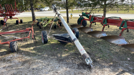 Market 13ft x 6in Poly Auger on Transport