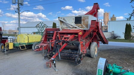 Lilliston Hi-Cap 6200 Bean Combine