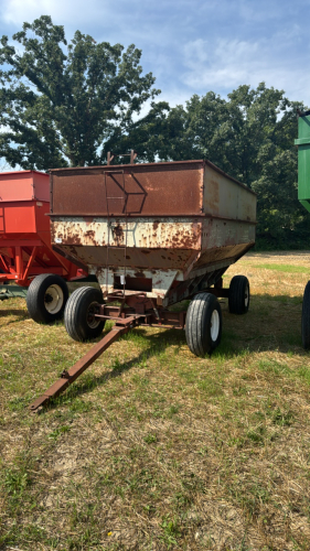 M&W 400BU CENTER DUMP WAGON