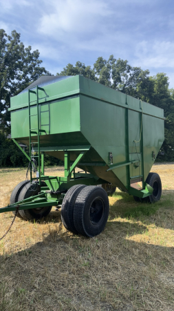 550BU GRAVITY WAGON
