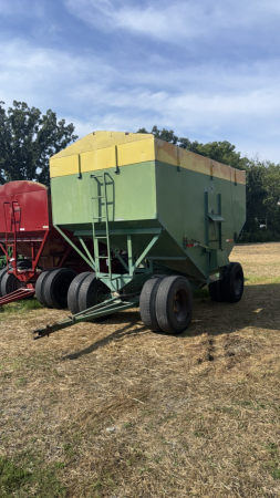 DERYNCK 600BU GRAVITY WAGON
