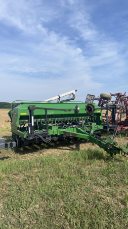 JOHN DEERE 1590 15FT SEED DRILL