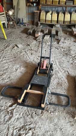 KUBOTA HYDRAULIC LAWNMOWER LIFT