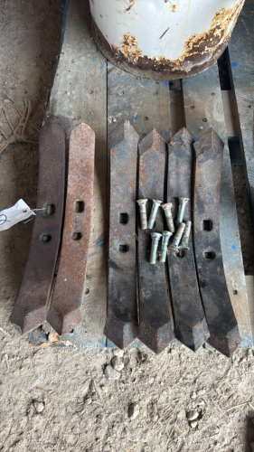LOT OF 6 CHISEL PLOW POINTS