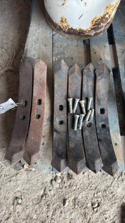 LOT OF 6 CHISEL PLOW POINTS