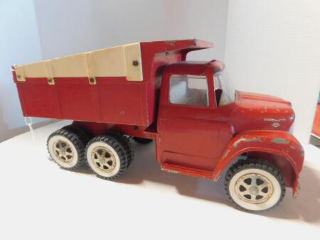 Ertl Tandem Dump Truck