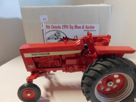 1/16 Scale Models International Farmall 756