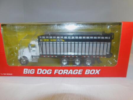 1/64 SpecCast H&S Big Dog Forage Box on Pete 385