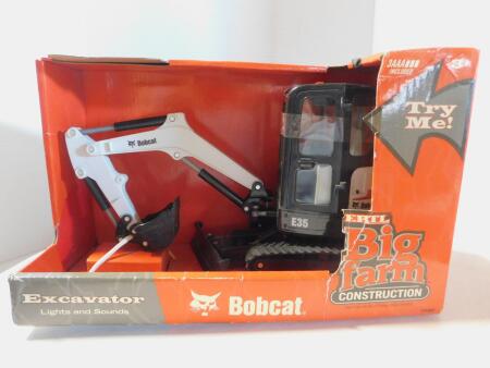 1/16 Ertl Big Barn Construction Bobcat E35 Exc.