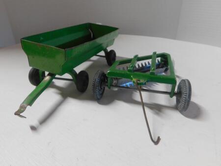 Slik Green Hay Rake & Wagon, Original