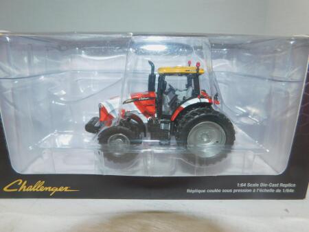 1/64 Challenger Wheeled Tractor