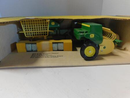 1/16 JD Baler, NIB