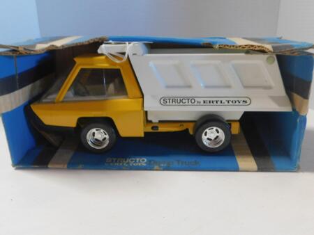 1/16 Structo by Ertl Toys Hurricane Dump Truck