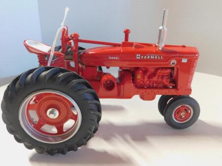 1/16 Joe Ertl Farmall Toy Design Anniv. Edn - HTF