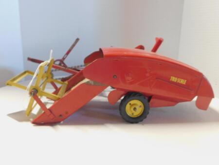 1/16 Tru-Scale Combine - Early Yellow Rims