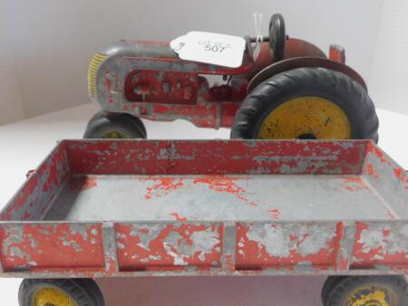 1/16 Advanced Products Cockshutt Tractor & Wagon