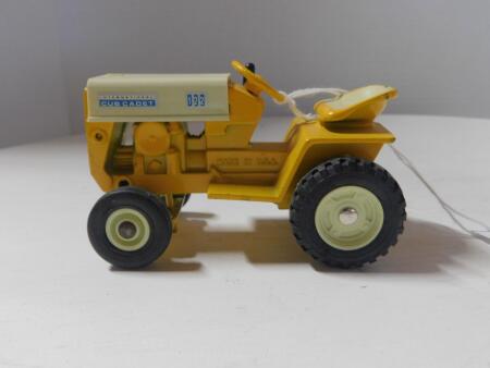 1/16 Ertl Cub Cadet 122