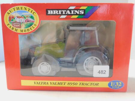 1/32 Britains Valtra Valment 8950 Tractor