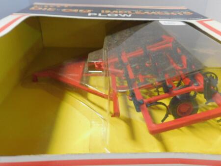 1/32 Ertl Red Plow IH International